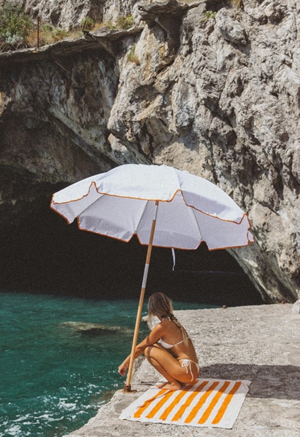 Umbrella-white-baskk